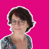 Profilbild mit Pink Hintergrund.png