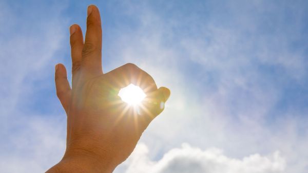 Inspirationstag_Hand_mit_Sonne.jpg